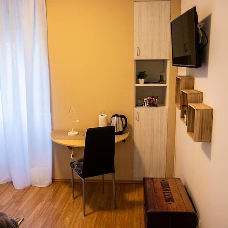 Apartment & Room Eni ザグレブ エクステリア 写真