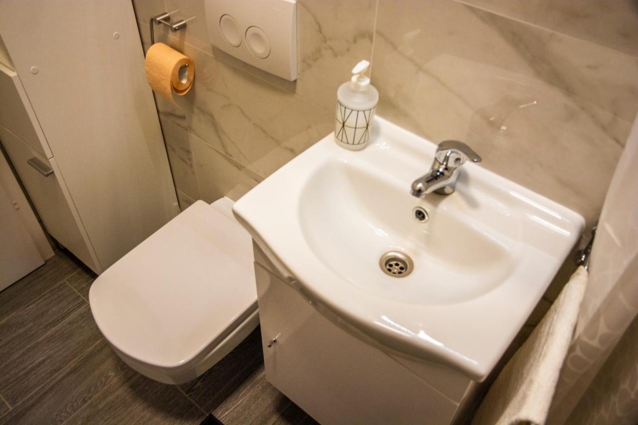 Apartment & Room Eni ザグレブ エクステリア 写真