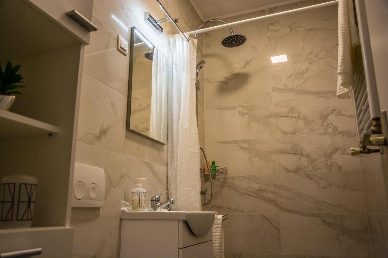 Apartment & Room Eni ザグレブ エクステリア 写真